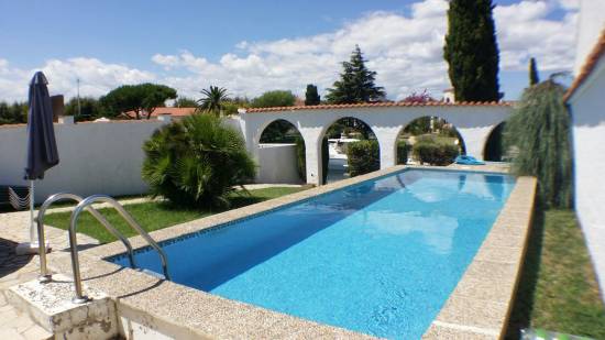 009. Chalet 4 ch., Piscine et amarre de 12m., Pour 8/9 personnes